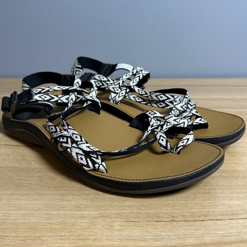 Chaco Beveled Black White Geometric Woven Strap Toe Loop Diana Sports Sandals